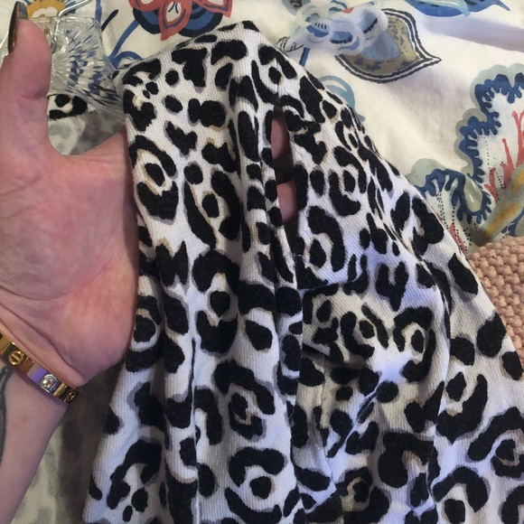 Black and white leopard cardigan 🐼🐼🐼 - Picture 2 of 4